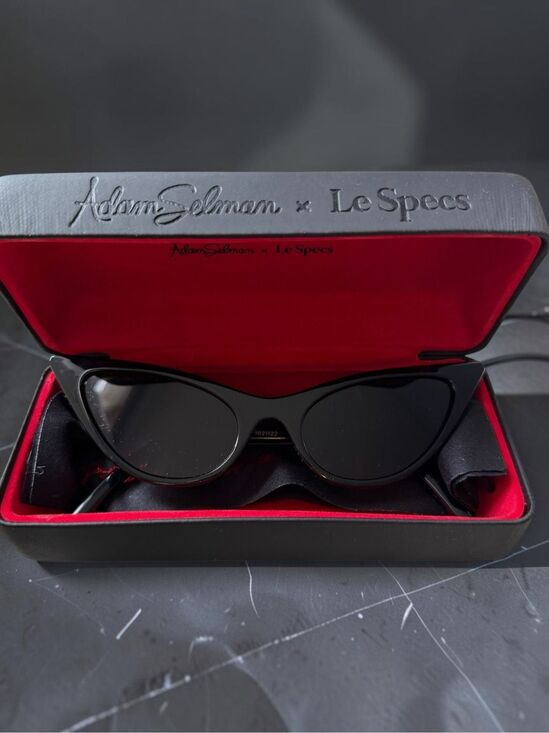 Adam Selman x Le Specs The Prowler Black Cat Eye Sunglasses Case 1821122